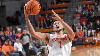 Kentucky vs. Clemson best bet (College Basketball). Photo by Ken Ruinard, USA TODAY NETWORK via Imagn Images